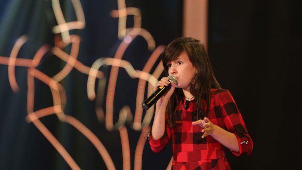 Përse u prekëm nga Danjela e “The Voice Kids” dhe përse ajo është një “shuplakë” për realitetin tonë