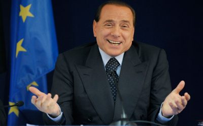 Habit Berlusconi: “Me presidentin e Mediaset kam bërë garën e urinës, se kush e çon më larg…”