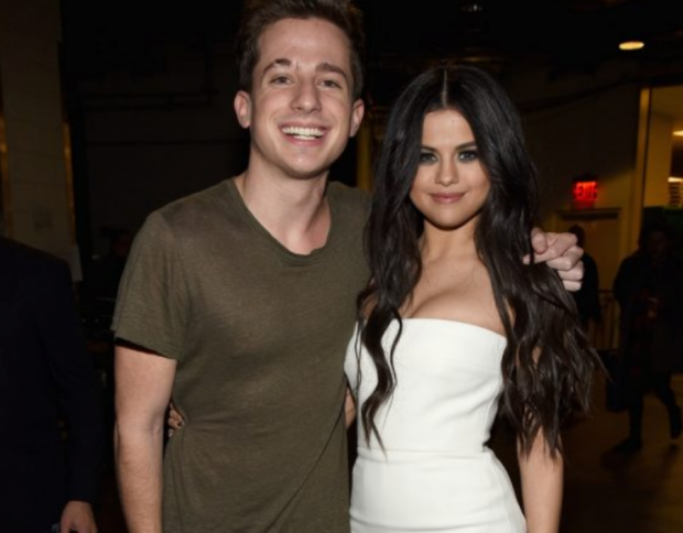 Charlie Puth rrëfen: Kam pasur një lidhje të shkurtër me Selena Gomez, por…