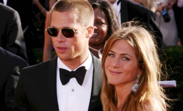 Brad Pitt dhe Jennifer Aniston janë beqarë dhe… rrjeti po çmendet