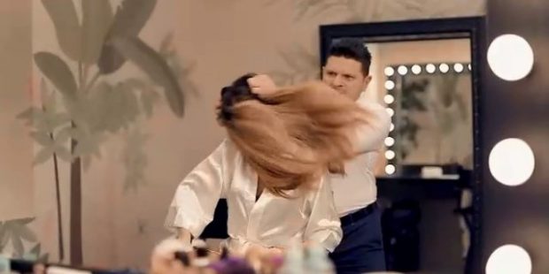 ”Goce t’i jap flokët në dorë”, plas keq sherri mes Elvana Gjatës dhe Ermal Mamaqit (VIDEO)