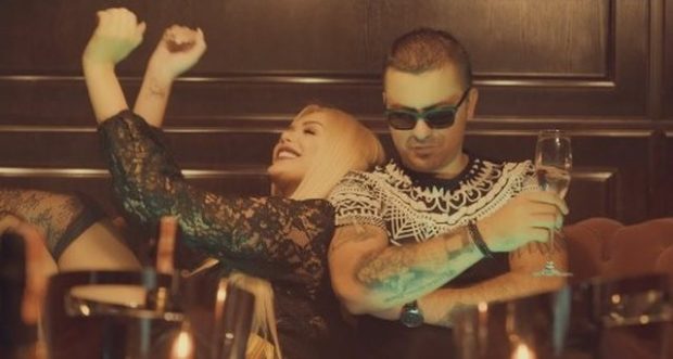Genc Prelvukaj i poston videon pa makeup Eni Koçit, shihni si reagon këngëtarja (FOTO+VIDEO)