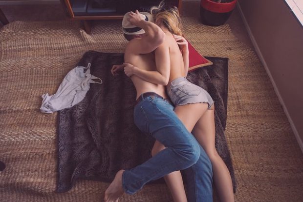 6 vende ku bëjnë seks çiftet kur s’kanë shtëpi
