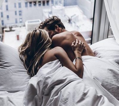 Në një marrëdhënie afatgjatë, meshkujt kanë një tendencë “të frikshme” në shtrat