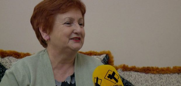 63 vjeçarja shqiptare: Nuk jetoj dot pa Facebook, për neve paska qenë jo për të rinjtë