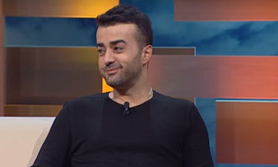 Plasi tek emisioni i mëngjesit: Gaz Paja dhe Zogu i Tiranës, batuta me pullë të kuqe (FOTO+VIDEO)