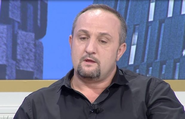 Flet moderatori shqiptar: “ Kandidimi për deputet ka qenë gomarlliku më i madh!”