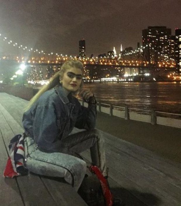 Vetulla e 21-vjeçares u kthye në fobi për Instagram-in: Shkatërroi normat e bukurisë