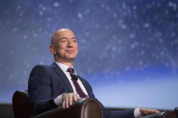 Kush është Jeff Bezos, “shefi” më i PUSHTETSHËM në BOTË