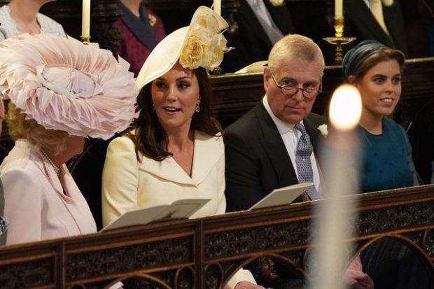 Kate i prish ditën e madhe kunatës, “thyen kodin” dhe sfidon nusen në dasmën mbretërore