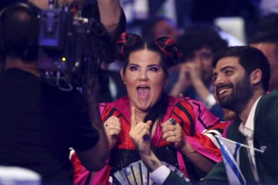 Shokon fituesja e Eurosong-ut: Shqiptarët, serbët dhe boshnjakët më kërcënojnë me vdekje