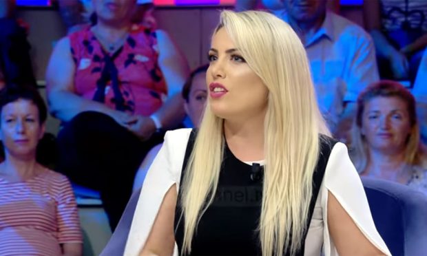 Këngëtarja shqiptare HABIT me deklaratën: Babai i dhëndërit më gjuajti në ditën e dasmës…