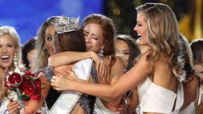 Kthesë në Miss America, për herë të parë tri gra drejtuese
