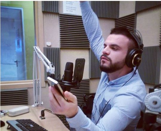 Shprehet moderatori shqiptar: Po më bërtiti eprori largohem nga puna, nuk e shes dinjitetin…