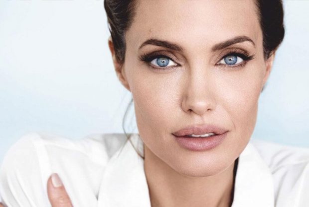 E keni zili fizikun e Angelina Jolie? Aktorja tregon ushtrimet praktike që duhet të bëni (FOTO)