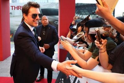 Tom Cruise harron zinxhirin e pantallonave hapur dhe ç’të shohësh (FOTO)