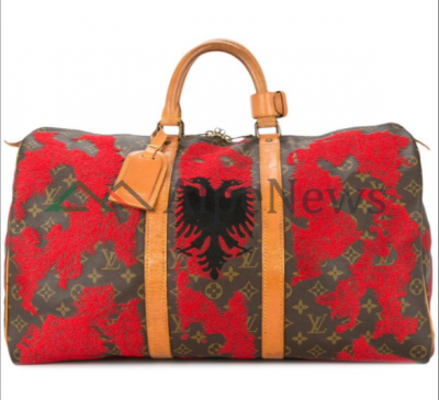 E PABESUESHME/ Xhaka dhe Shaqiri “frymëzojnë” Luis Vuitton-in për çantën me shqiponjën DYKRENARE (FOTO)