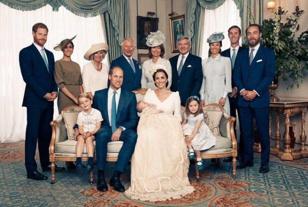 Për herë të parë si një familje prej pesë personash/ Dalin pamjet nga festa e pagëzimit të princit Louis