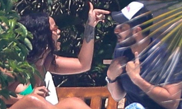 Rihanna e tensionuar me Hassan Jameel gjatë pushimeve në Meksikë (FOTO)