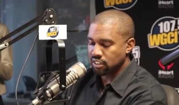 Kanye West i përlotur kërkon ndjesë për komentet mbi skllavërinë