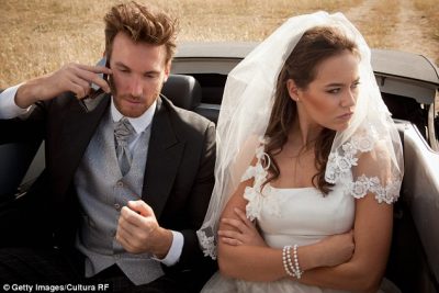 Nusja anulon dasmën 4 ditë para ceremonisë/ Të ftuarit nuk i sollën nga 1500 dollarë
