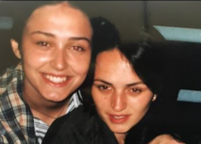 RIKTHIM NË KOHË/ FOTO: Ja si dukej bashkëshortja e kryeministrit shqiptar në kohën e rinisë