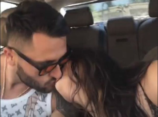 Xhensila dhe Besi në momente ROMANTIKE! Çifti puthen në makinë (FOTO)