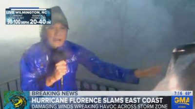 Gazetarët e “çmendur” që raportojnë direkt nga syri i uraganit katastrofik Florence (VIDEO)