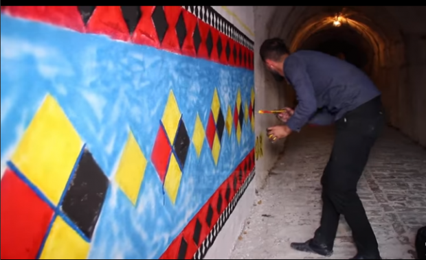Art në tunele, artisti Rakipllari zbukuron muret në Gjirokastër