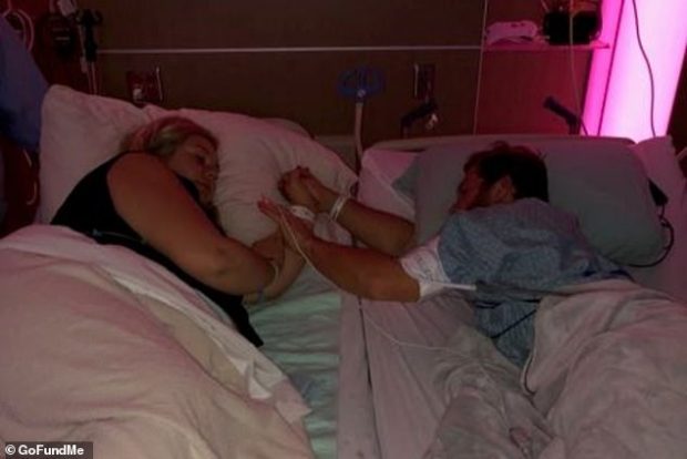 MREKULLI E DYFISHTË/ Gruaja lind foshnjën pasi ngre bashkëshortin nga koma (FOTO)