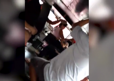 KAPI BURRIN “MAT” ME TË DASHURËN/ Gruaja i rreh brutalisht që të dy (VIDEO)