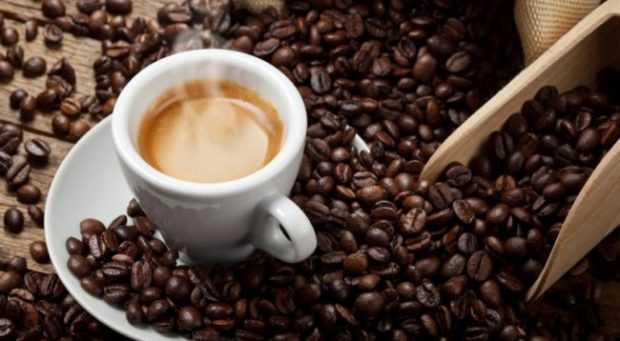 DUHET TA DINI/ Kështu ndikon kafeina në trupin tuaj