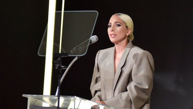 FJALIM EMOCIONAL NË “HOLLYWOOD”/ Ledi Gaga përlotet teksa rrëfen dhunën seksuale