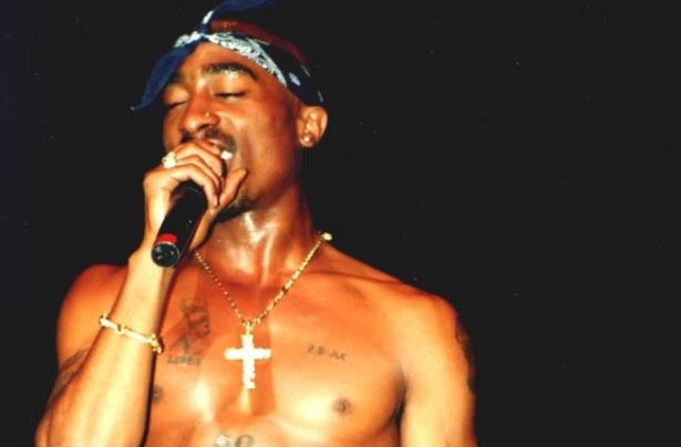 PEZULLOHEN KËRKIMET/ Flitet se Tupac Shakur është ende gjallë (FOTO)
