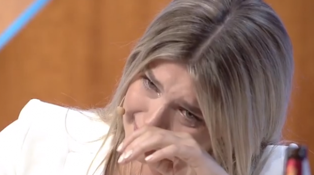 E PAPRITUR/ Arilena Ara ia plas të qarës në “Xing me Ermalin” (VIDEO)
