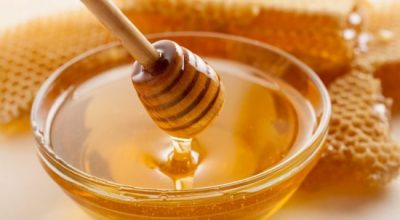 LAJM I KEQ/ Ja çfarë shkakton konsumimi i mjaltit në mëngjes