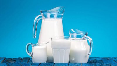 NGA RRUDHAT TEK HIDRATIMI/ Ja 5 përfitimet e përdorimit të qumështit në kujdesin ndaj lëkurës