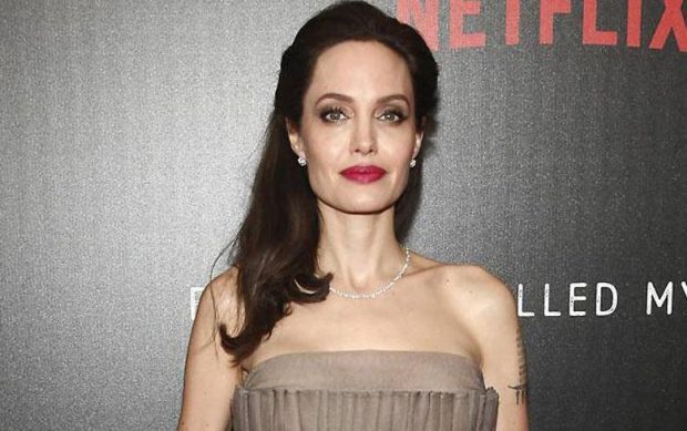 DUKET E MAHNITSHME/Angelina Jolie kthehet përsëri bjonde (FOTO)