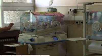 “ZOTI DESHI KËSHTU”/ Një 41-vjeçare nga Prishtina lind fëmijën e 16-të