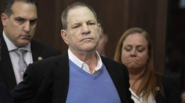 MBI 100 AKUZA PËR NGACMIM SEKSUAL/ Harvey Weinstein dënohet me 23 vite burg