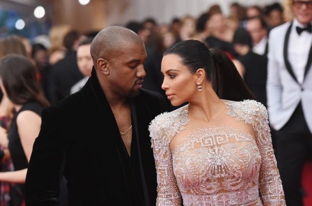 Kim Kardashian dhe Kanye West shpëtojnë shtëpinë e tyre dhe të fqinjëve nga flakët (FOTO)