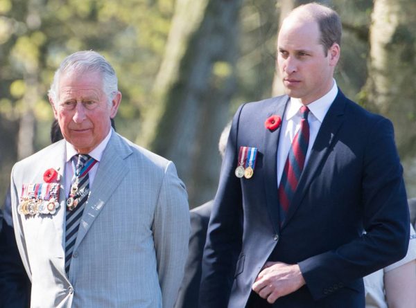 “NUK KALON SHUMË KOHË NË FAMILJE”/ Princi William i “pakënaqur” me të atin (FOTO)