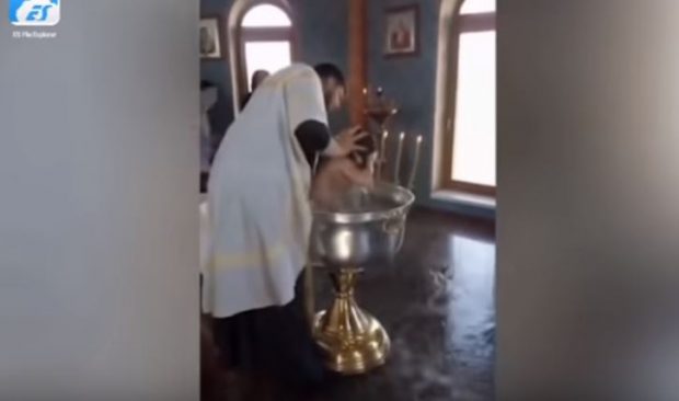 “E KA PUSHTUAR DJALLI”/ Prifti torturon vogëlushen dyvjeçare (VIDEO)