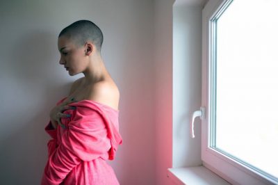 ËNJTJE DHE RRJEDHJE NGA THITHKA/ 5 shenja të kancerit të gjirit që nuk kanë lidhje me gjëndrën