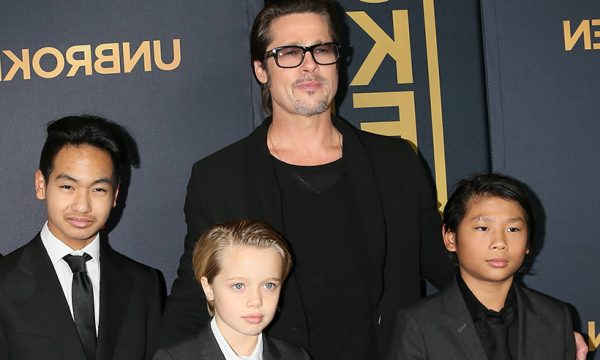 PAVARËSISHT TENSIONEVE/ Brad Pitt feston ditëlindjen me fëmijët
