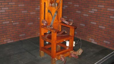 NË VEND TË INJEKSIONIT VDEKJEPRURËS/ I burgosuri zgjedh karrigen elektrike