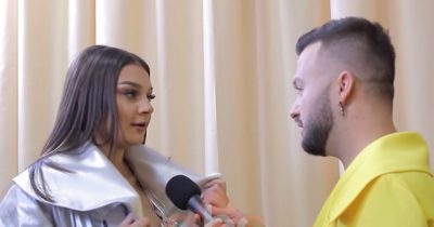 DO MA BËSH NJË TË SHPEJTË? Pyetja e gazetarit shokoi këngëtaren shqiptare (VIDEO)