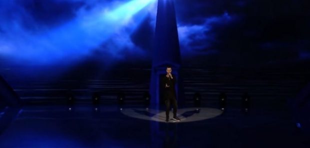 “MOS MË URRENI POR MË VOTONI”/ Këngëtari ka një kërkesë para se të performojë në “Këngën Magjike”