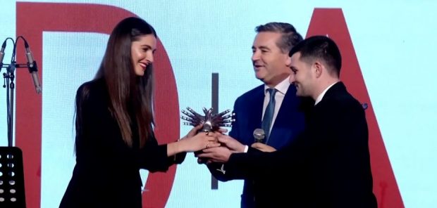NGA EMINA TEK  SADIKU/ “Oda 2018” nderon shqiptarët e famshëm në botë (VIDEO)