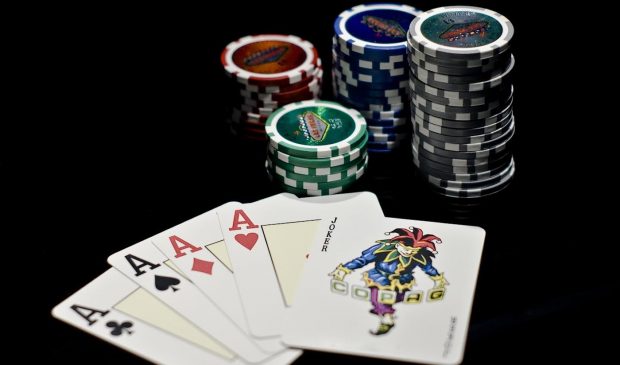 KA EDHE KËSHTU/ Lojtari budist i pokerit dhuron 600.000 dollarë për bamirësi
